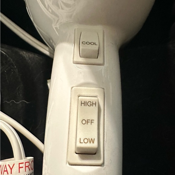 T3 AIRELUX Professional Hairdryer - Picture 2 of 4